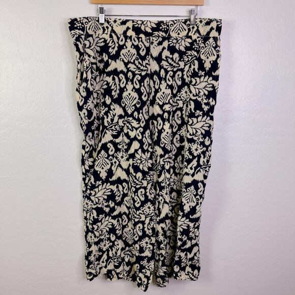 T Tahari Ikat Damask Printed Pull On Crop Wide Leg Pants Black Cream Size 2X NWT - Picture 2 of 10